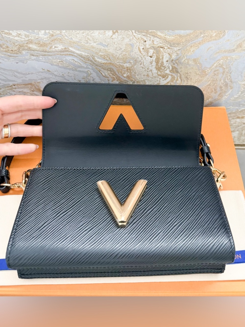 Louis Vuitton Twist West Pochette Black Epi Leather Handbag - Picture 8 of 16
